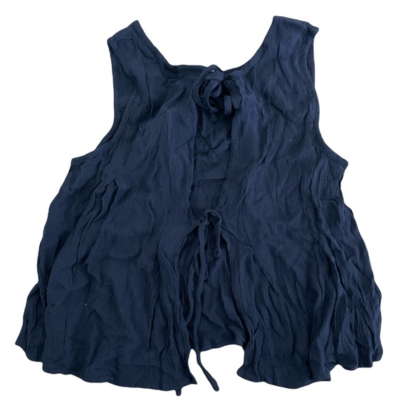 Wetseal embroidered navy blouse NWT - Picture 2 of 5